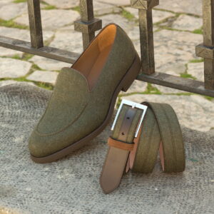 Side view of model Berfield, dark brown box calf, flannel green, luggare nubuck, niqel buckle Golf BespokeShoes