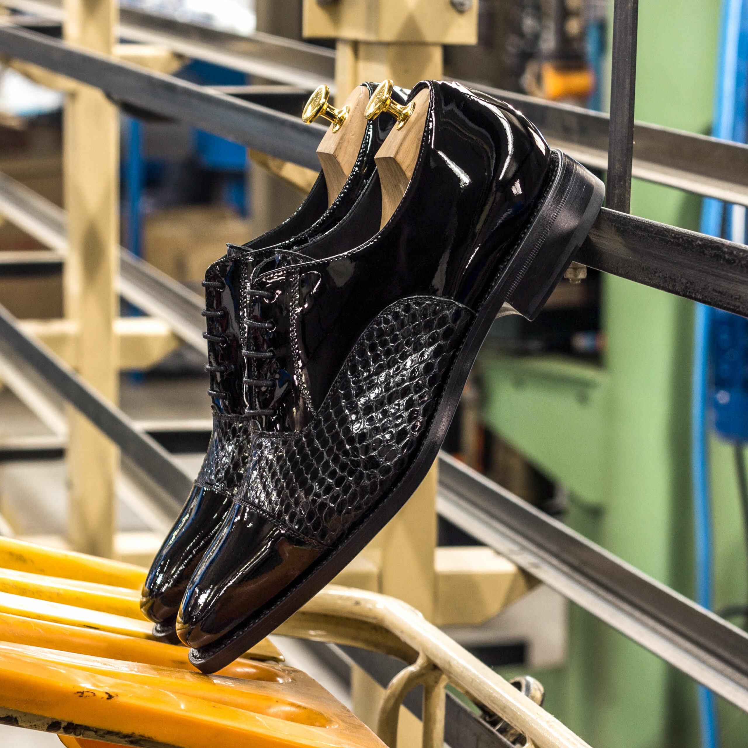 Side view of model Egan, patent,exotic python Golf BespokeShoes