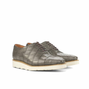 Side view of model Malone, exotic alligator Golf BespokeShoes